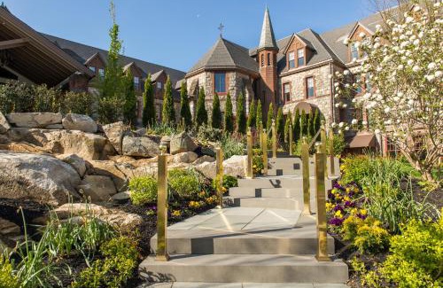 Peekskill Hotel | The Abbey Inn & Spa