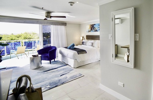 Keizer Hill Hotel | The Abidah by Accra - Adults Only