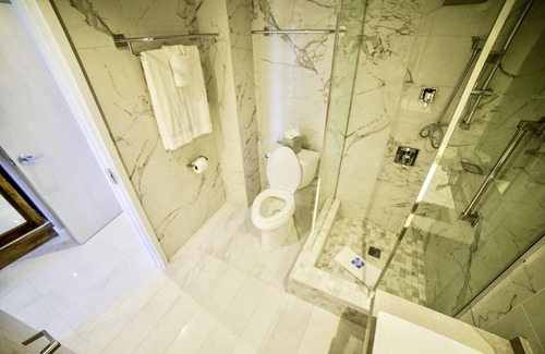 Keizer Hill Hotel | The Abidah by Accra - Adults Only