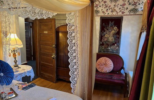 Pueblo Bed & Breakfast | The Abriendo Inn - Goodnight suite