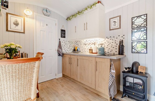 Manningtree House | The Acorn - One Bedroom House, Sleeps 2