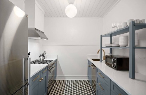 Hyde Park Apartment | The Adaline #1 - Luxury Hyde Park Apt Near Bayshore