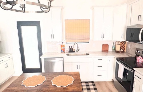 Jeffersonville House | The Adelyn, where comfort meets convenience