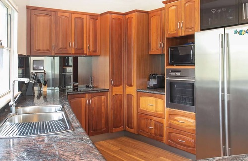 Narrawallee House | The Aegean - Beautiful spacious home a stones throw to the Beach