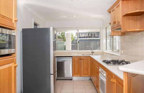 Narrawallee House | The Aegean - Beautiful spacious home a stones throw to the Beach