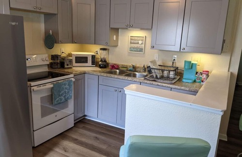 Pensacola House | The Aero Vista Gem (Entire Home)