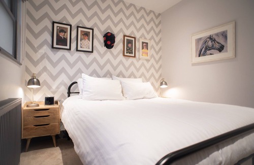 Esher Hotel | The Albert Arms