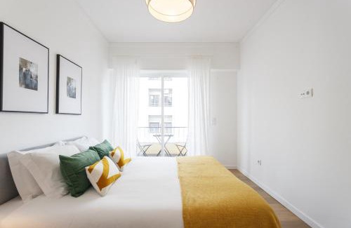 Santo Amaro Apartment | The Alcântara Metropolitan Apartment, Gateway to the City