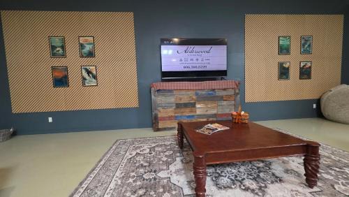 Harris House | The Alderwood Lodge