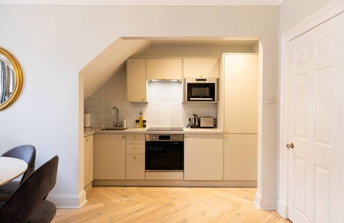 New Town Apartment | The Alexander Bain Apartment