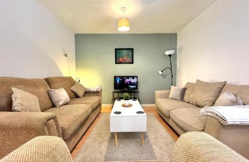 Newcastle-upon-Tyne Apartment | The Alnham, Large 3 bed apartment, Close to the City