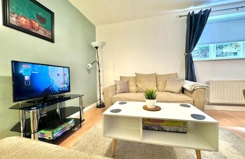 Newcastle-upon-Tyne Apartment | The Alnham, Large 3 bed apartment, Close to the City
