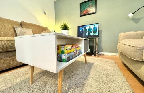 Newcastle-upon-Tyne Apartment | The Alnham, Large 3 bed apartment, Close to the City