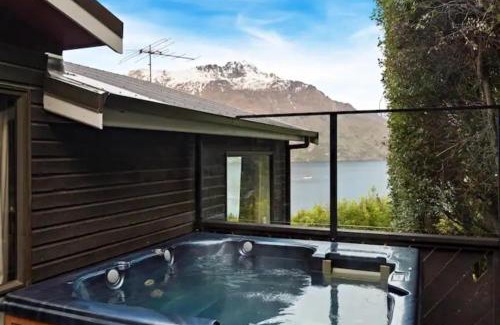 Sunshine Bay House | The Alpine - Queenstown Holiday Home