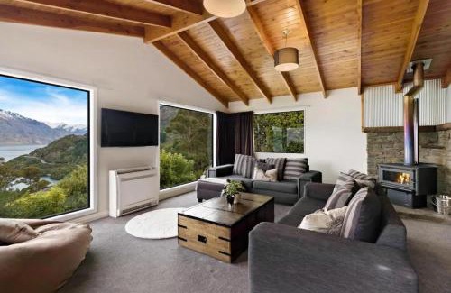 Sunshine Bay House | The Alpine - Queenstown Holiday Home
