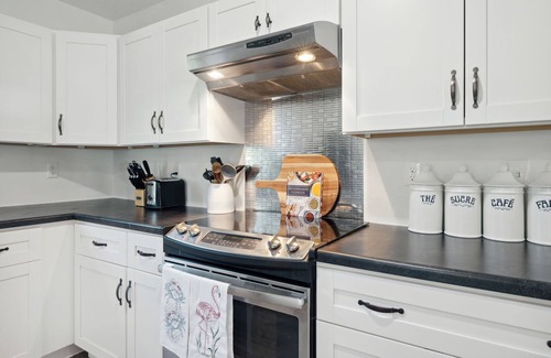 Lighthouse Park Cottage | The Anchor House- Anastasia Island- Walk to Downtown-Bike Ride to Beach