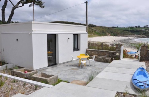 Plouarzel House | The Annex feet in the water