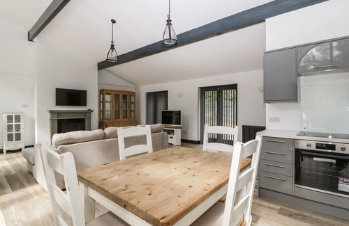 Wimborne Cottage | THE ANNEX, pet friendly, with a garden in Wimborne Minster