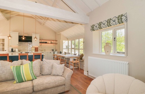 Chipping Norton Cottage | THE ANNEXE, CLEVELEY MILL in Chipping Norton