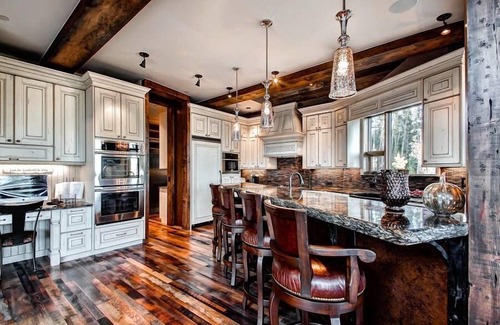 Breckenridge House | The Apex of Ski-In Ski-out Estates. Walk to Restaurants, Theater, Hot Tub, Game Tables!