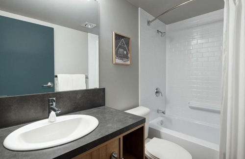 East Kootenay Hotel | The Approach Hotel