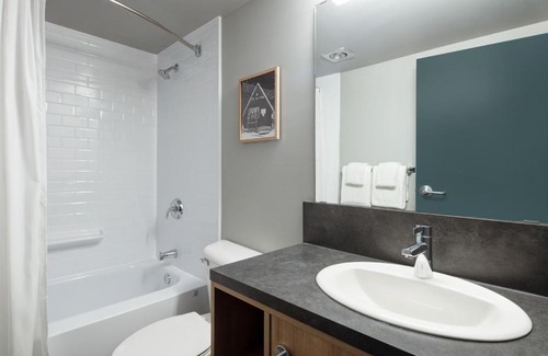 East Kootenay Hotel | The Approach Hotel