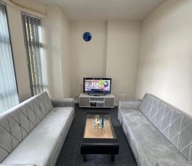 Manchester Apartment | The Arbor Escape