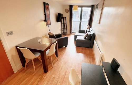 Bordesley Apartment | The Arcadian, Birmingham City Centre, by Lark Accommodation Cosy 1-bedroom Flat