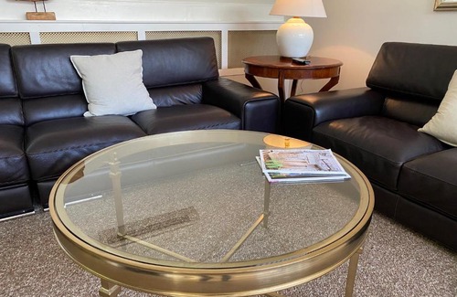 Albany Hotel | The Argus Hotel & Cocktail Lounge
