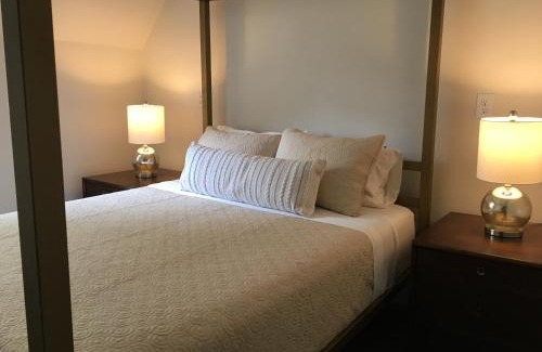 Albany Hotel | The Argus Hotel & Cocktail Lounge