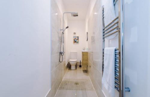 Ruthin House | The Art House Ruthin - 3-Bed 3-Ensuite