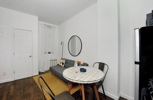 Midtown East Apartment | The Arthur II Vibe 8667