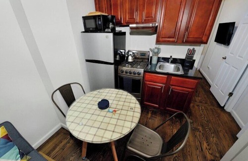 Midtown East Apartment | The Arthur II Vibe 8667