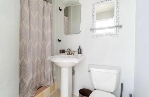 Old Northwood Historic District House | The Artist's Cottage