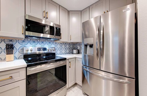 Tempe House | The Artist's Retreat! with free Heated Pool