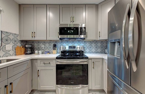 Tempe House | The Artist's Retreat! with free Heated Pool