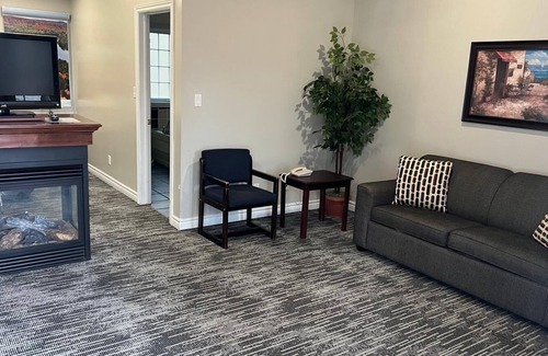 Madawaska Valley Hotel | The Ash Grove Inn