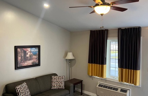 Madawaska Valley Hotel | The Ash Grove Inn