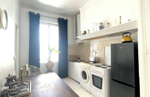 Collobrieres Apartment | The atelier, bohemian refuge with view in the heart of Collobrières