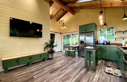 Kalaoa Cottage | The Avocado Cottage