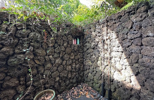 Kalaoa Cottage | The Avocado Cottage