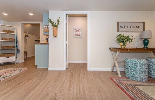Landrum House | The Back Porch -Pet Friendly