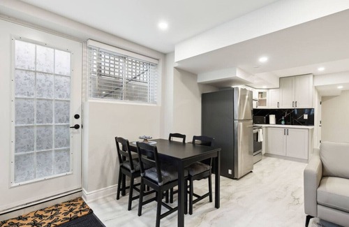 Whitchurch-Stouffville House | The Baker Hill Executive Suite