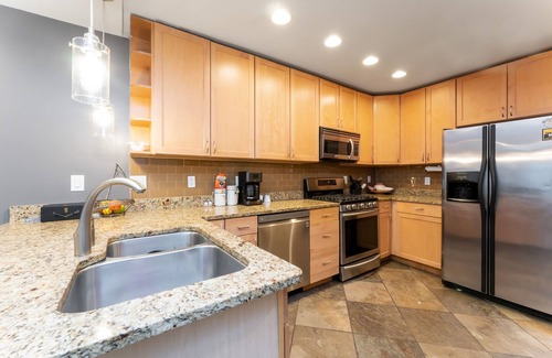 Downtown Baltimore House | The Baltimore Nest, Stadium Walkable, Big Rowhousenn