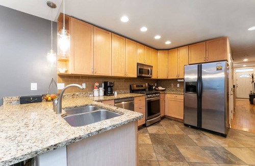 Downtown Baltimore House | The Baltimore Nest, Stadium Walkable, Big Rowhousenn