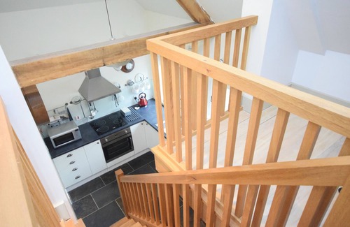 Petersfield Cottage | The Barn at Guiles , Petersfield - sleeps 2 guests in 1 bedroom