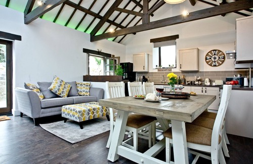 Lanhydrock House | The Barn in Lanhydrock, Bodmin - a cottage that sleeps 6 guests in 3 bedrooms