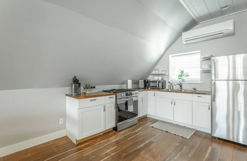 Chattanooga Valley House | The Barn On Hemlock Hill | Cozy Barndominium with Mtn View! Dog Friendly | 1 Bed, 1 Bath