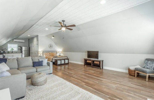 Chattanooga Valley House | The Barn On Hemlock Hill | Cozy Barndominium with Mtn View! Dog Friendly | 1 Bed, 1 Bath