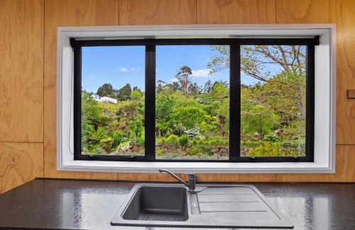 Waihi House | The Barn - Waihi Holiday Home